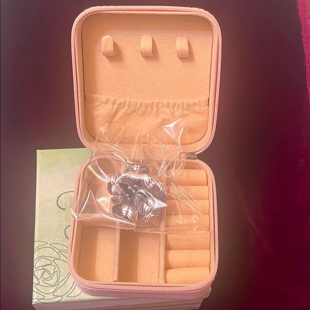 Elegant Silver Women's Rings. And Jewelry Box. FOR MICHELLE